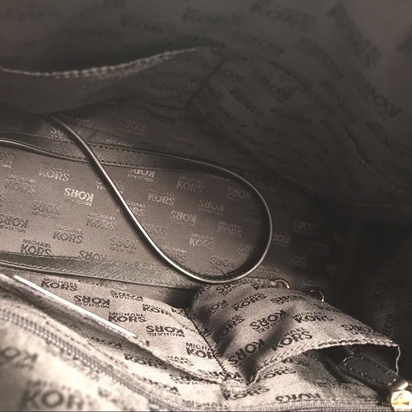 MICHAEL KORZ CLASSIC BLACK HANDBAG - Picture 3 of 13